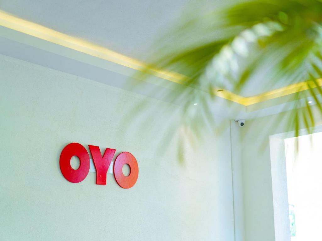 Super OYO Townhouse 271 De Alphabet Near City Centre Mall