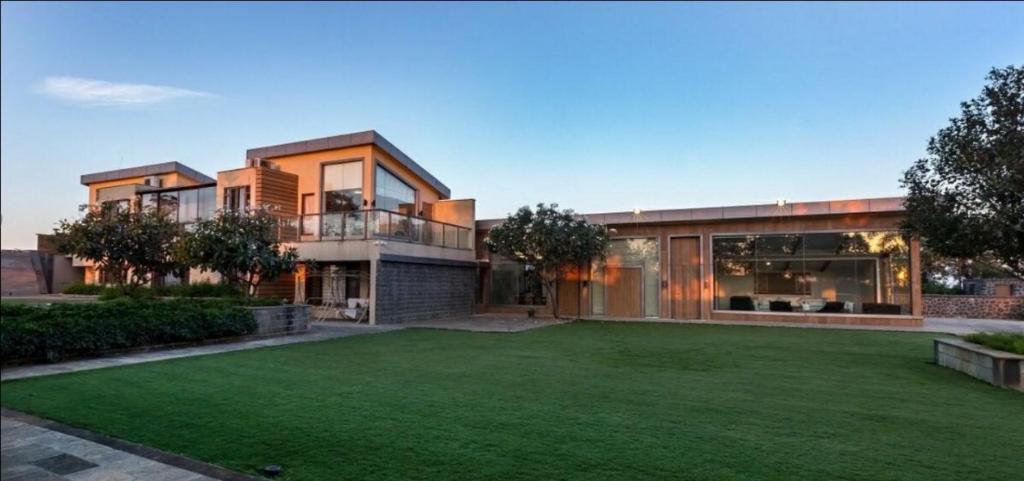 Redhomex 96Bliss 4BHK Near Pune International Airport